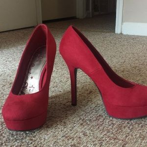 Brash Red Platform Pumps